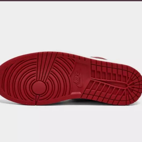 Nike Jordan 1 Retro Hightop, ‘Black Toe’ - Picture 4 of 4